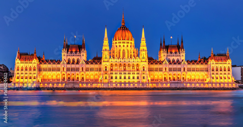 Parlamento Budapest photo