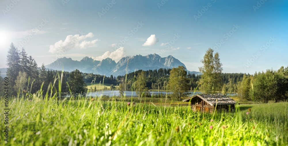 Blick auf den Schwarzsee in Kitzbühel im Sommer - Tirol, Österreich Stock  Photo | Adobe Stock