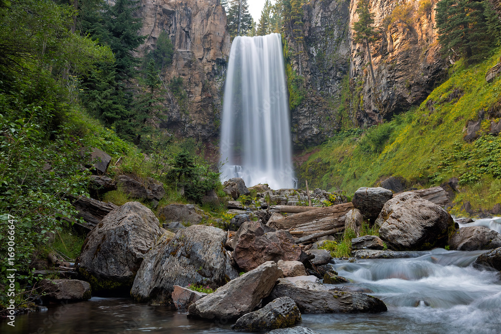 Fototapeta premium Tumalo Falls Closeup