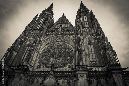 Facciata della cattedrale gotica di San Vito nel castello di Praga