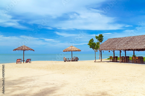 Beautiful tropical beach with parasols, Thailand © kwiatek7