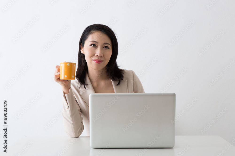 女性のポートレート