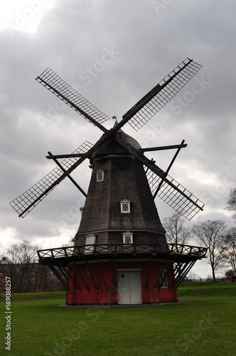 Windmill © zadisan