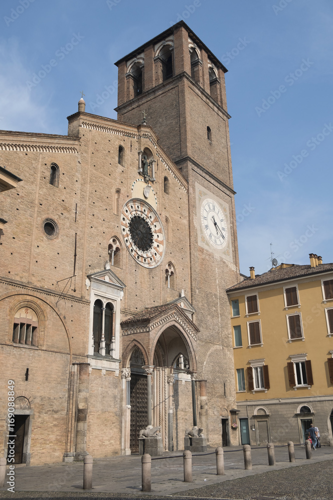 Lodi (Italy): Cathedral square (piazza del Duomo)