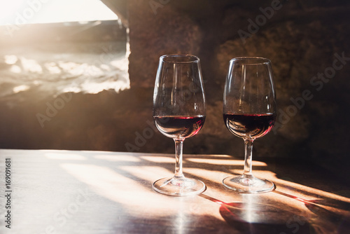 Obraz na płótnie Wine in glasses, wine tasting concept