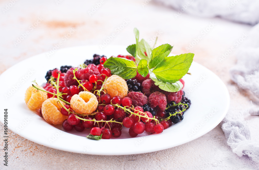 mix berries mix berries