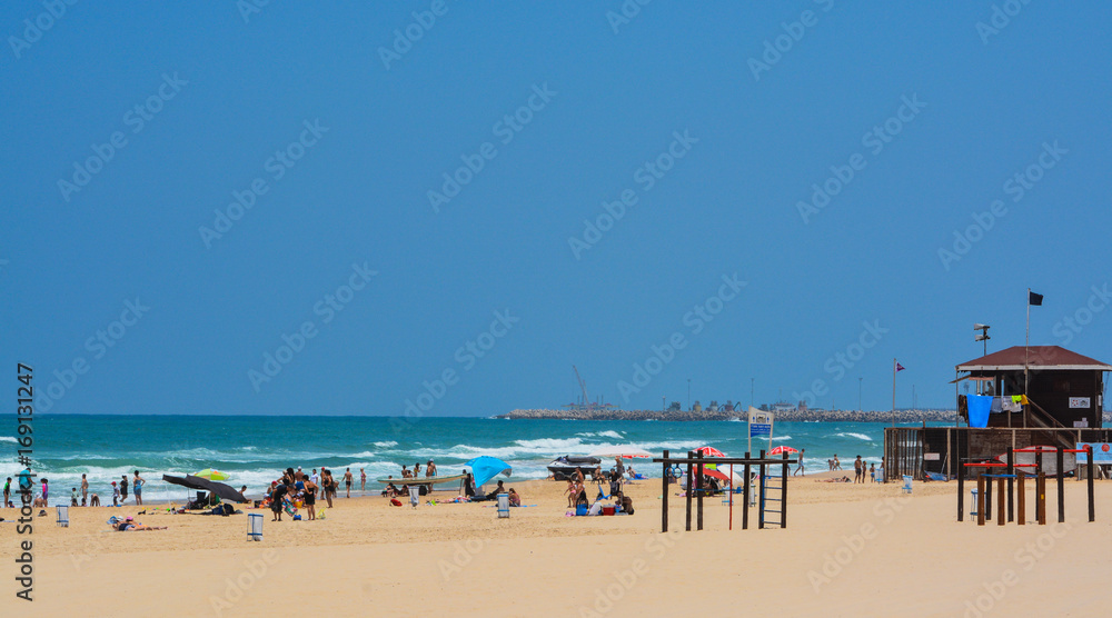 Obraz premium The Mediterranean beach of Ashkelon in Ashkelon, Israel.