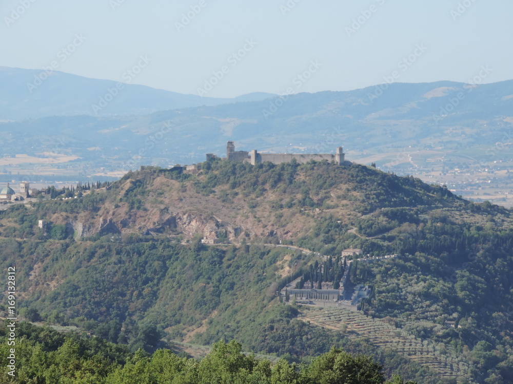 Vista della fortezza di Assisi, Umbria, Italia
