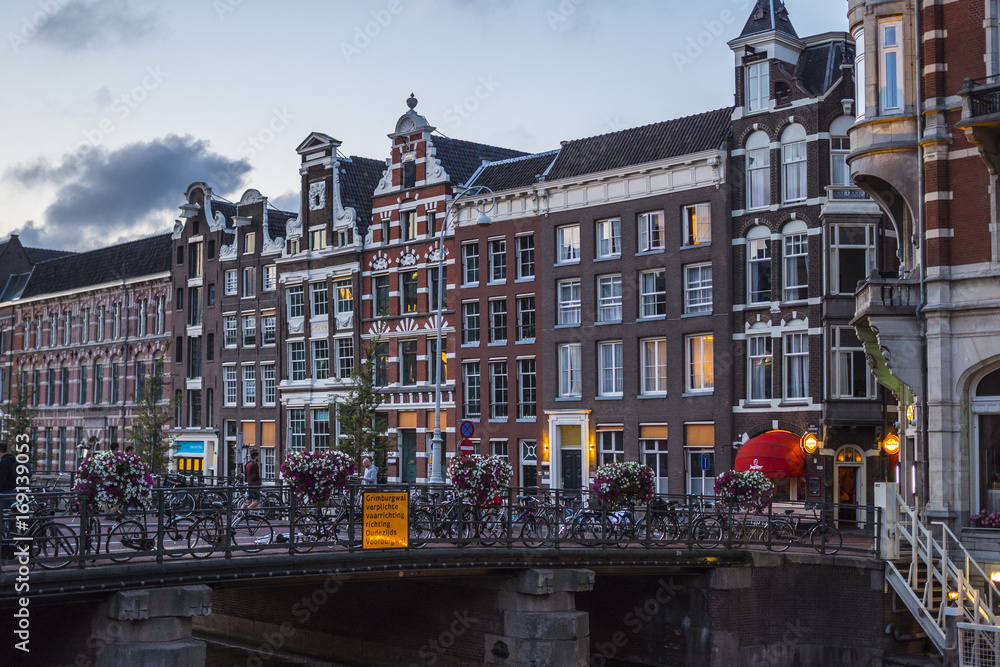 Obraz premium Beautiful houses in the city center of Amsterdam