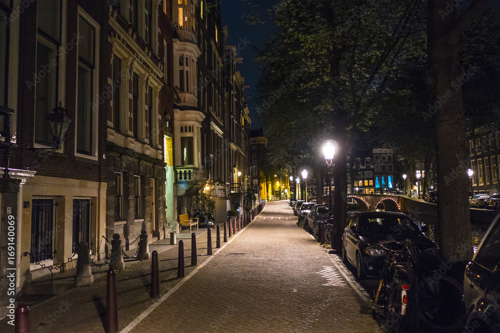 Walking through the city center of Amsterdam by night