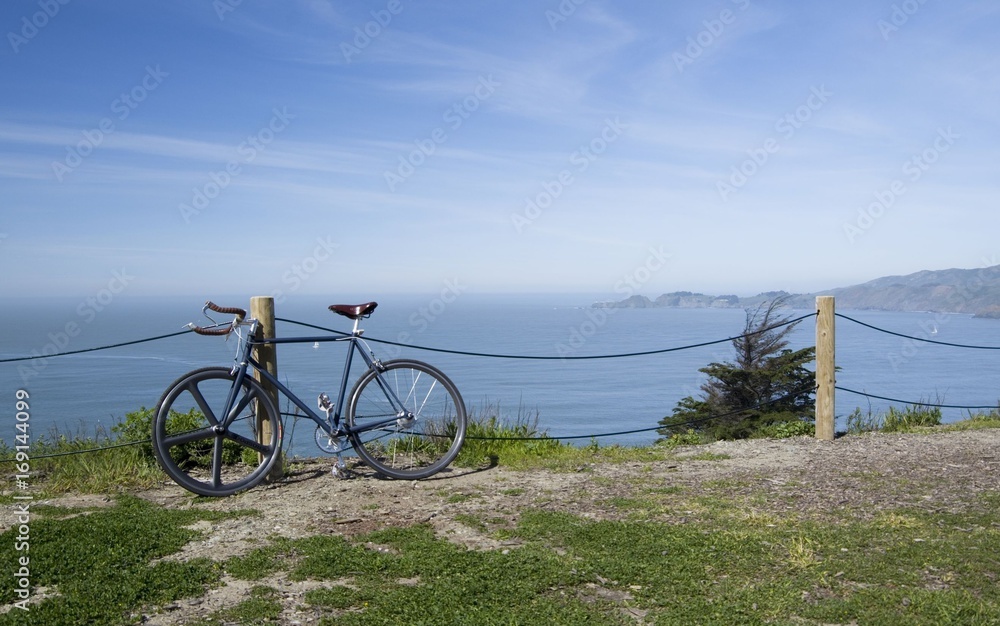 Fototapeta premium Bike in Bay of San Francisco, California, USA