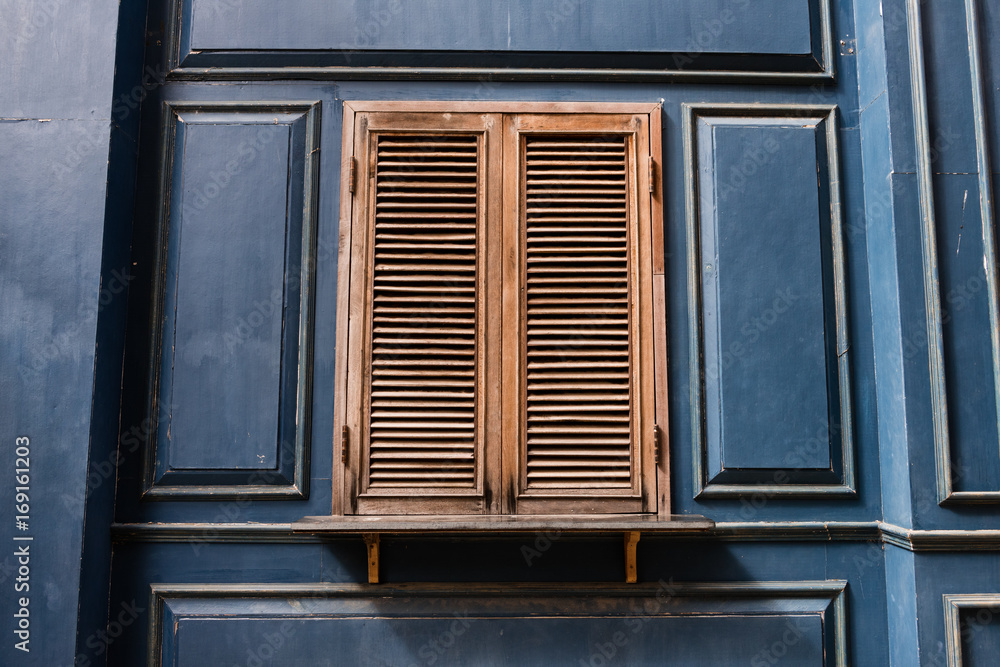 Fototapeta premium old wooden windows