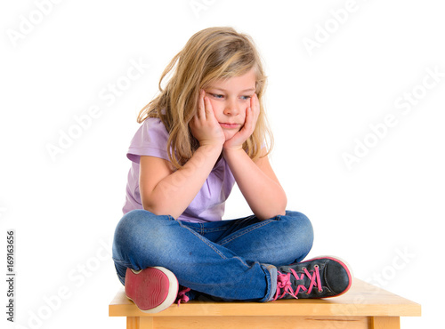 Fotografía little girl is sad