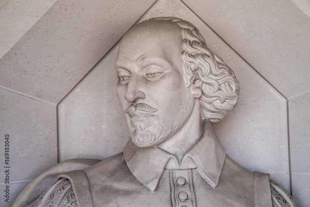 Fototapeta premium William Shakespeare Sculpture in London