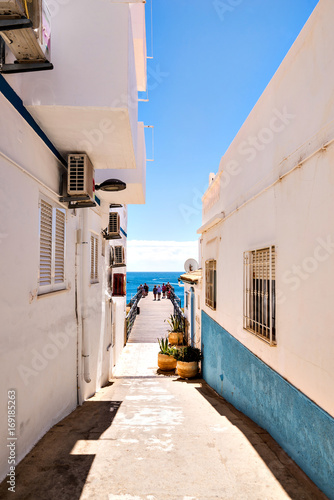 vieille ville d'Albufeira et ses maisons blanches photo