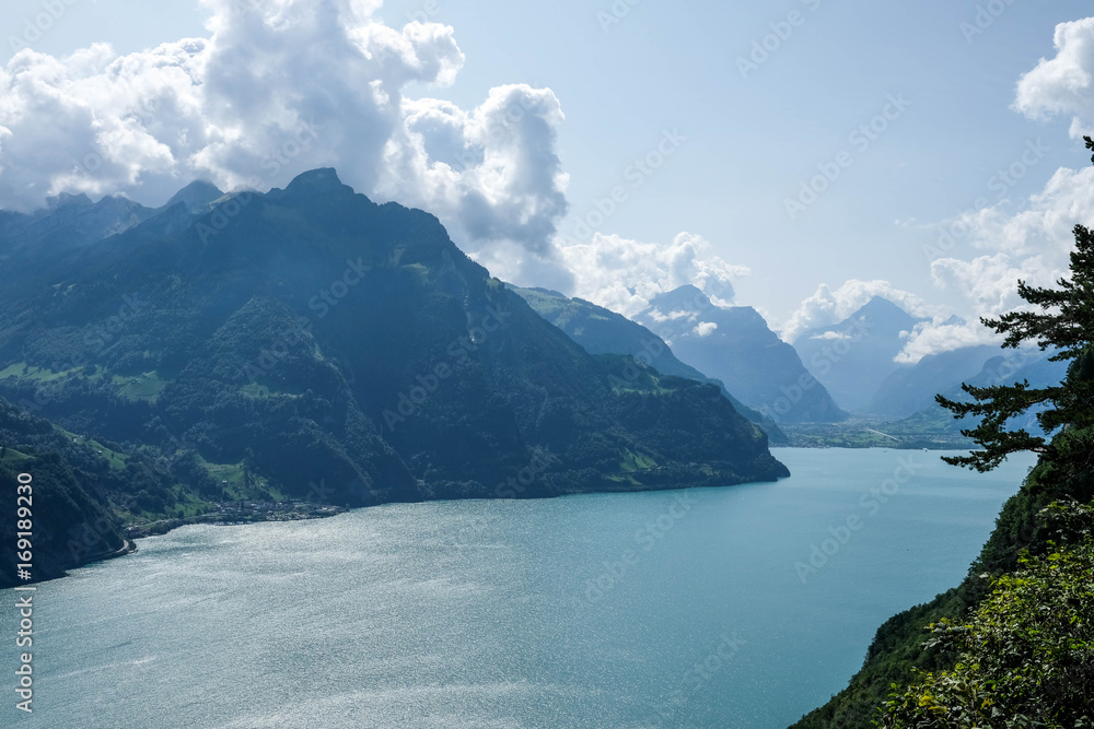 Berge am Weg der Schweiz