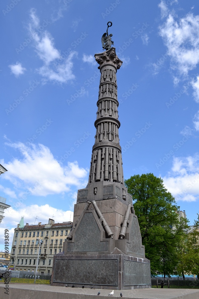 Колонна Славы на Троицкой площади (Санкт-Петербург)