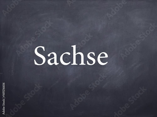 Wort Sachsen geschrieben auf Schiefertafel mit Kreide – Animation