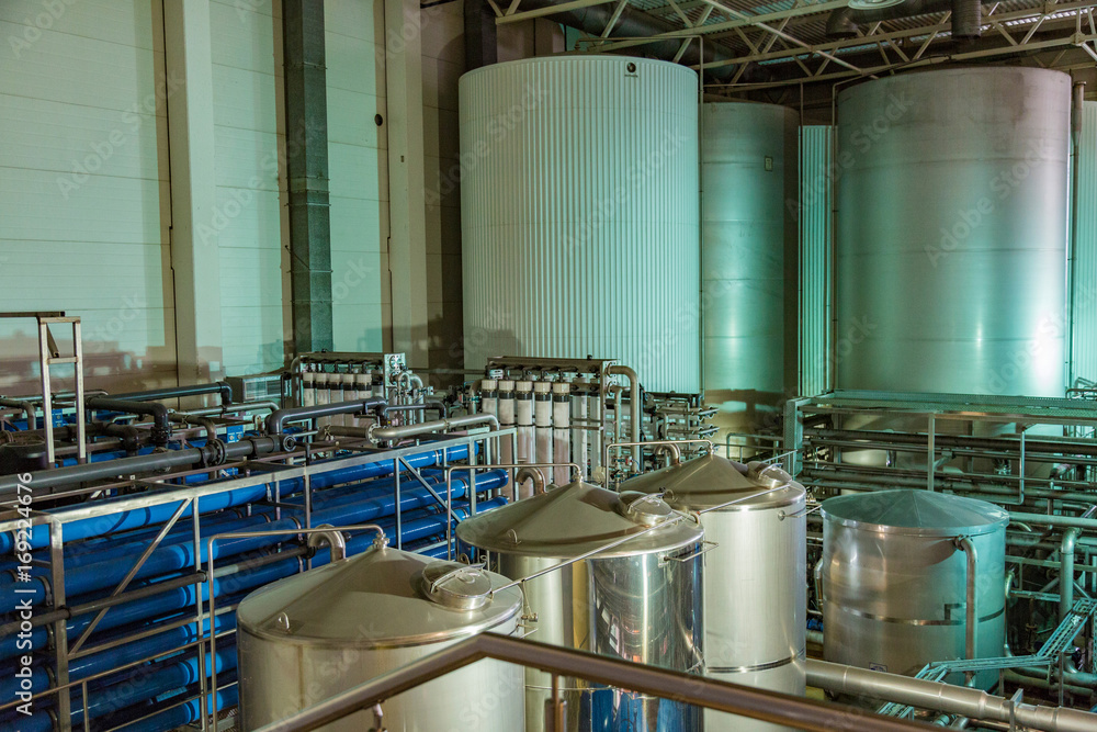 Equipment, industrial tools and machinery for the production of beer in factory shops
