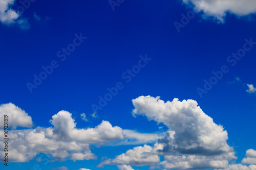 Bright blue sky with white clouds © Fotoglee