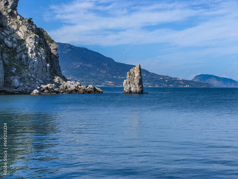 Naklejka premium Sea cliffs in a summer sunny day.