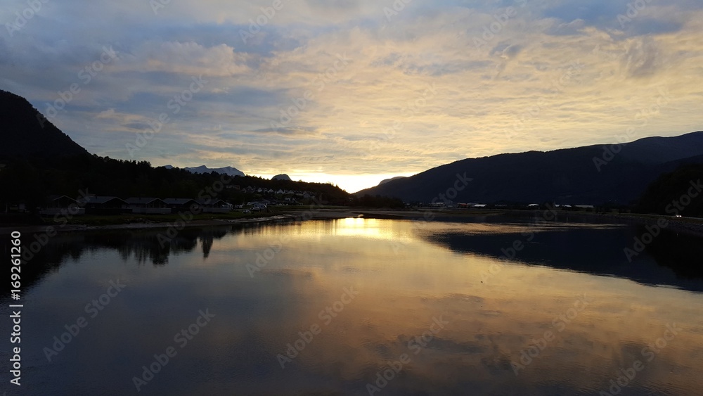 Sonnenuntergang in Andalsnes, Norwegen