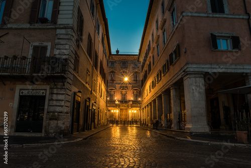 Gasse bei der Piazza Navona © Yannick