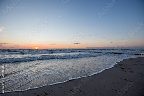 Sonnenuntergang an der Ostsee © parallel_dream