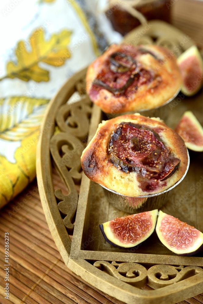 Sweet fig muffins 