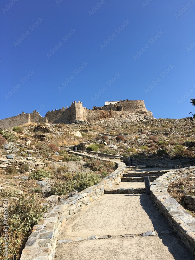 Route du chateau Karystos Grèce