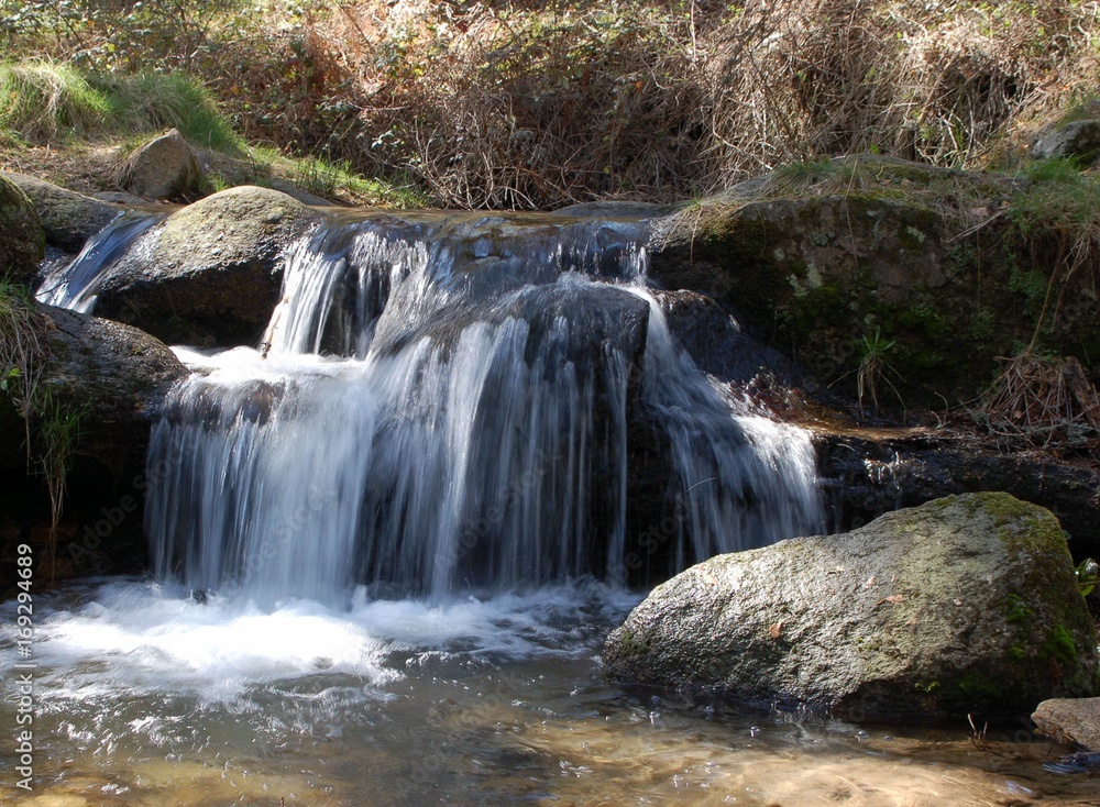 Obraz premium agua, cascada, rio, paisaje, corriente, montaña, agua de niebla