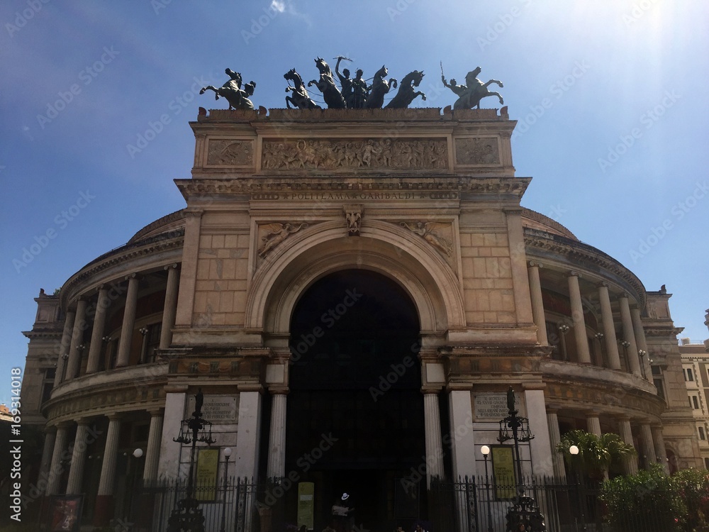 Obraz premium Politeama Theater in Palermo