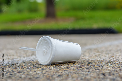 Canvas Print fast food restaurant litter thrown on street