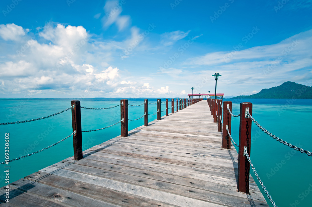 Fototapeta premium Beautiful tropical sea view in Bohey Dulang Island, Tun Sakaran Marine Park in Semporna, Sabah Borneo, Malaysia.