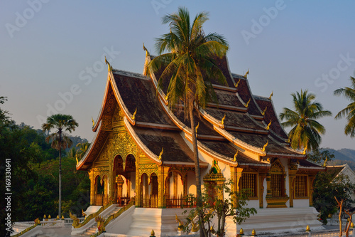 Fototapeta Laos Luang Prabang złota świątynia