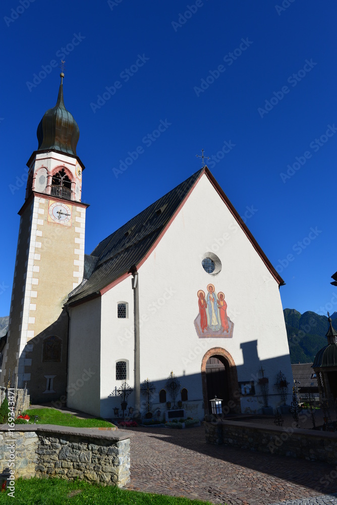 Pfarrkirche hl. Johannes der Täufer in der Gemeinde Fiss - Tirol