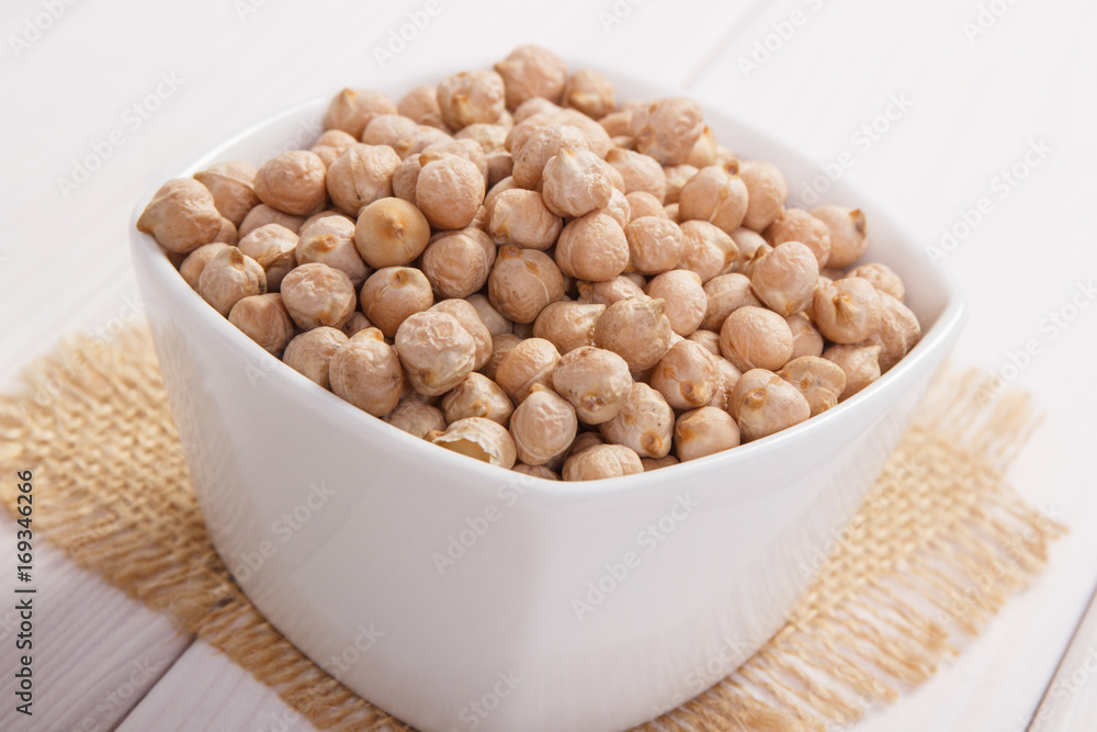 Chickpeas containing zinc and dietary fiber Chickpeas containing zinc and dietary fiber