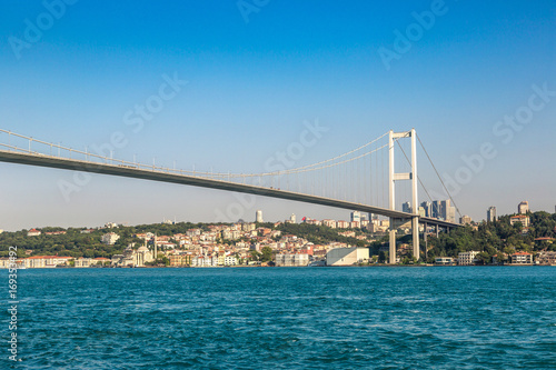 Bosporus bridge in Istanbul © Sergii Figurnyi
