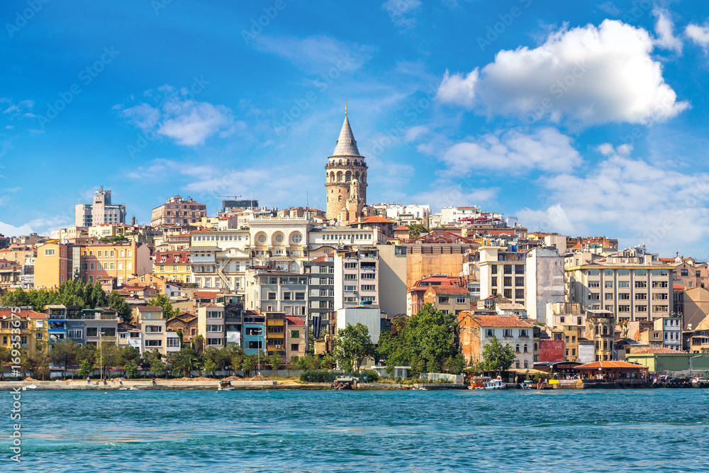 Obraz premium Galata Tower in Istanbul, Turkey