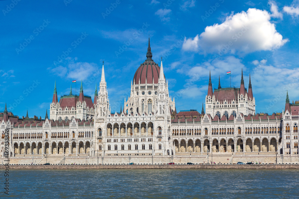 Fototapeta premium Parliament building in Budapest