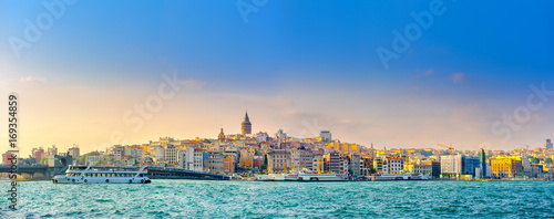 Fotografiet panorama of Istanbul overlooking the Bosphorus and the Galata Tower