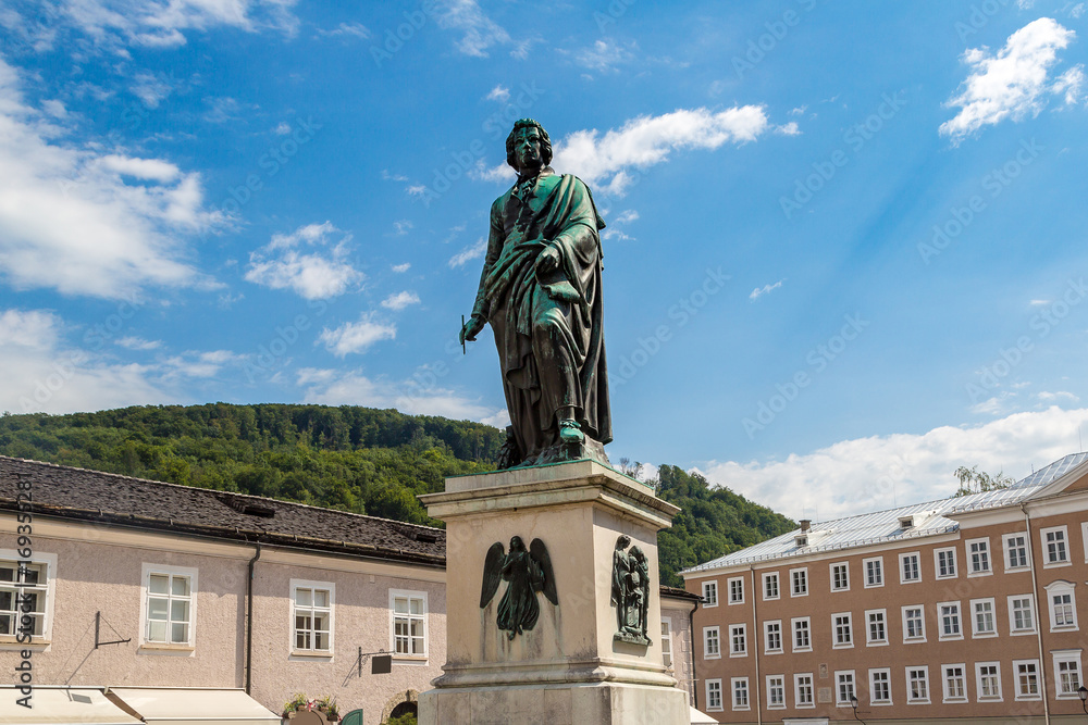 Statue off Mozart in Salzburg