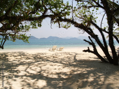 Fototapeta Naklejka Na Ścianę i Meble -  On the tropical beach Province Trat Thailand