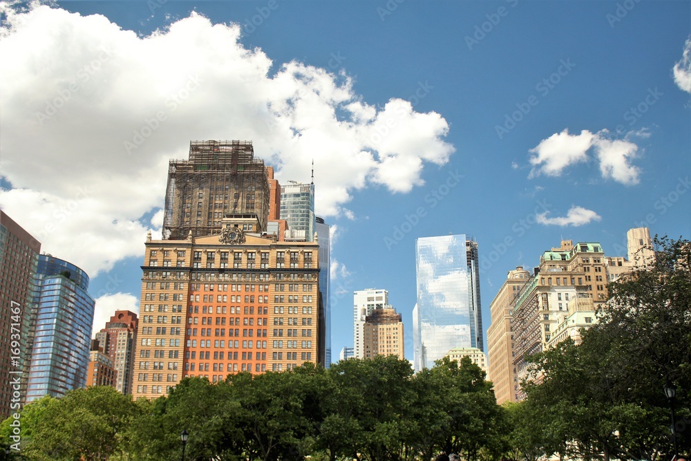 NY City skyline with a mixture of vintage and modern buildings