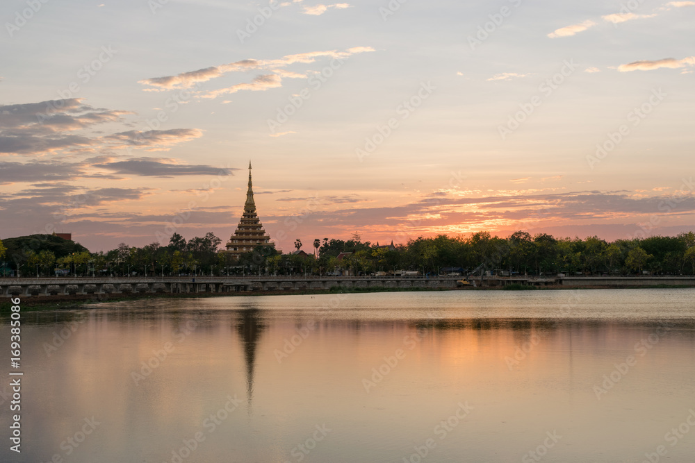 Phra Mahathat Kaen Nakhon, Wat nong wang