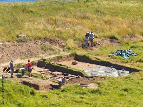 Archäologen bei der Arbeit am Kap Arkona