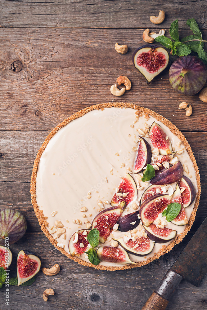 Delicious Tart with fresh figs Delicious Tart with fresh figs