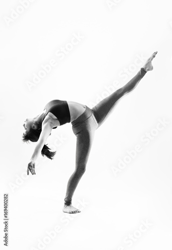 dancer women en studio © Andriy Petrenko