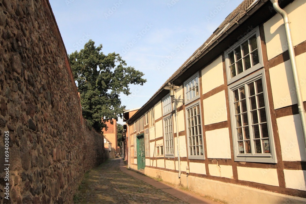 Neubrandenburg, Stadtmauer und Ringstraße