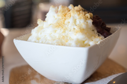 Shaved ice with red bean and milk.